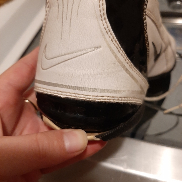 Nike Basketball Shoes - Picture 9 of 10